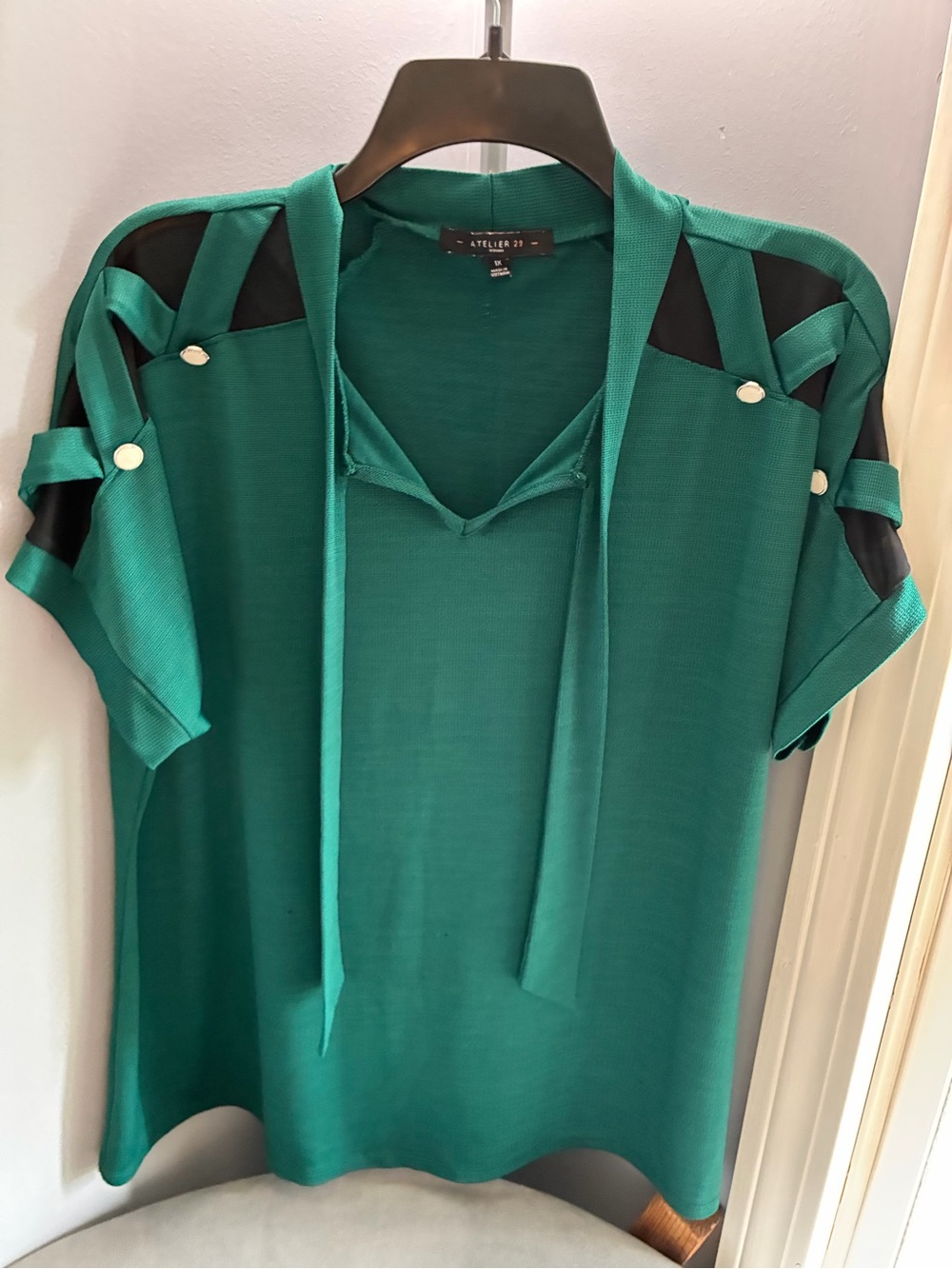 Atelier 29 Emerald Short-Sleeve Tie-Detail Blouse